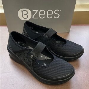 NWT Bzees Air Step Reign Women’s Lightweight Mary Jane Black Shoes